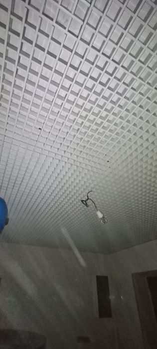 Стандартный белый подвесной потолок Грильято в частном доме в Вита-Почтовая Наши работы - Изображение 3
