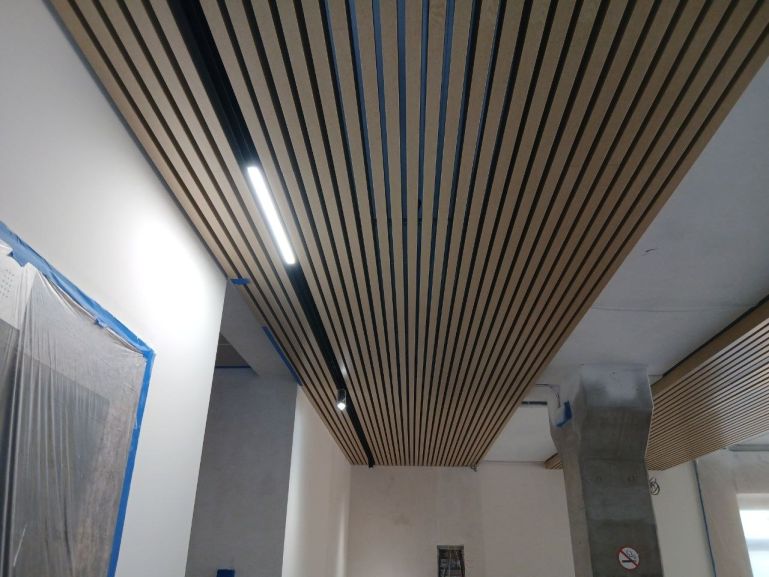 Рейка 35х75мм, крок 52мм, Дерево Гікорі. с. Крюківщина, вул. Асканія, 5 (Автосервіс)